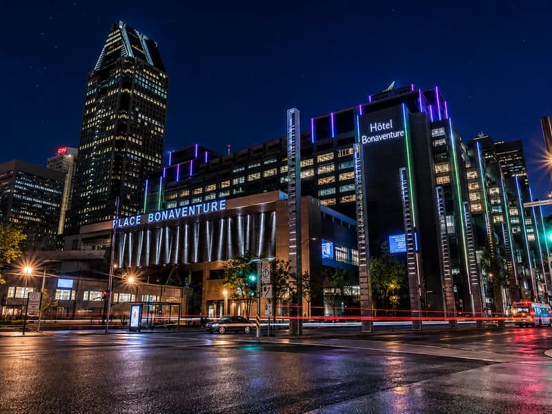 Hotel Bonaventure Montreal — Hilo Mirrors case study